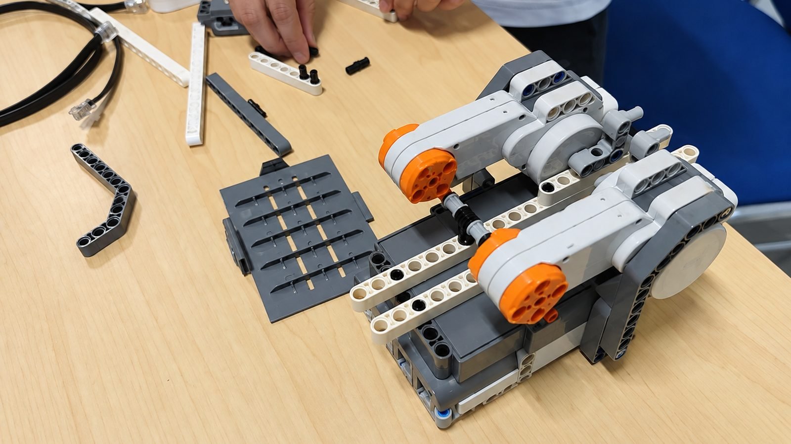 Construcción de un robot LEGO Mindstorms NXT